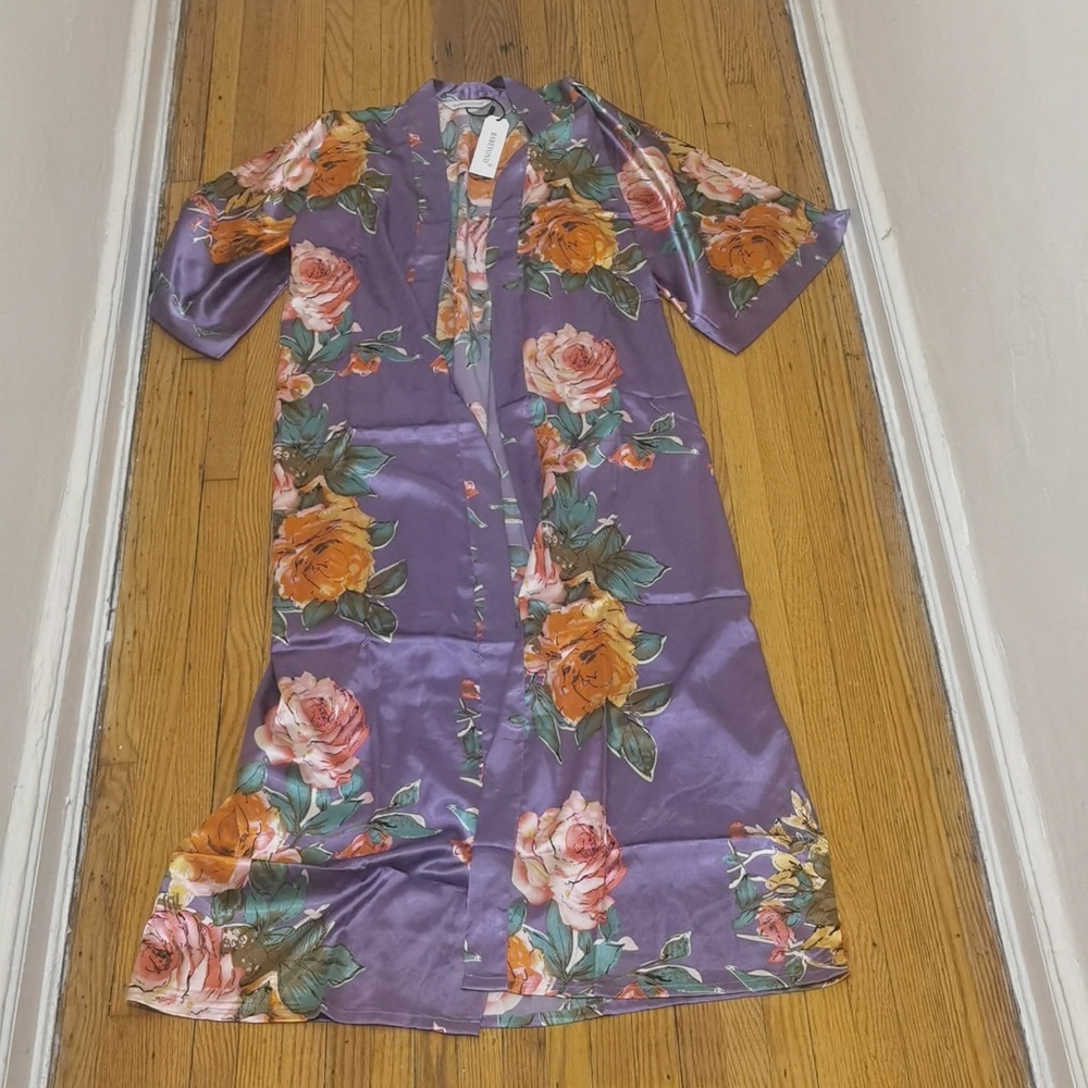 Babeyond Long Satin Silky Floral Kimono Robe Lightweight Purple Os NWT